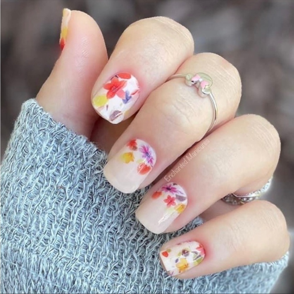 Color Street RETIRED Good Impressions Floral Nail Strips